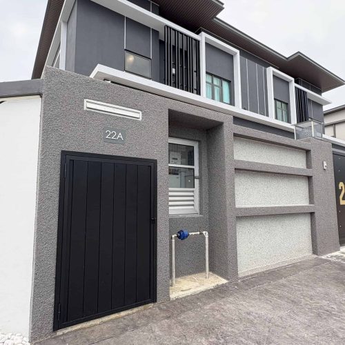 Gate Pillar Spray Coating 03